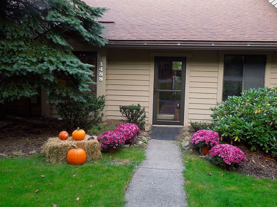 Welcome to 1488 Saddler Way!