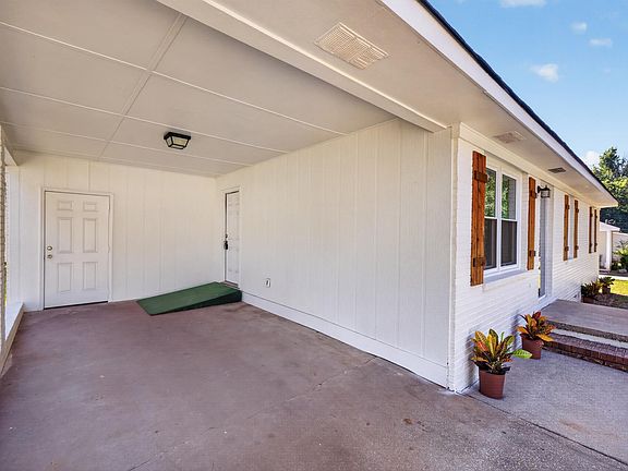3rd image of 1015 Highland Ave