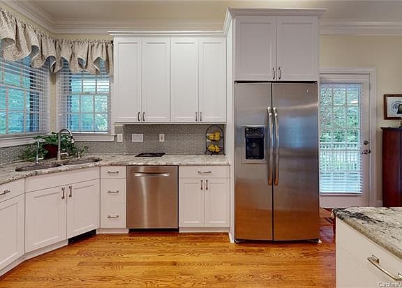 5th image of 2782 Harlinsdale Dr