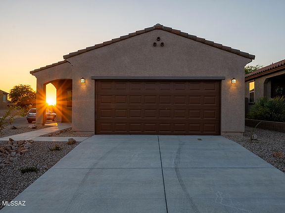 5th image of 10431 S Painted Mare Dr