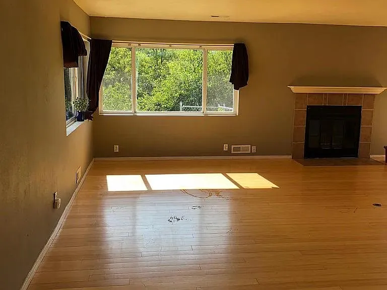 3851 Linda Vista Ln — Photo 2