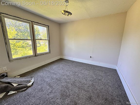 5th image of 5131 Saint Clair St