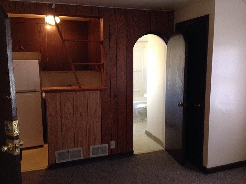 2nd image of 127 1/2 E 2nd Ave APT 8