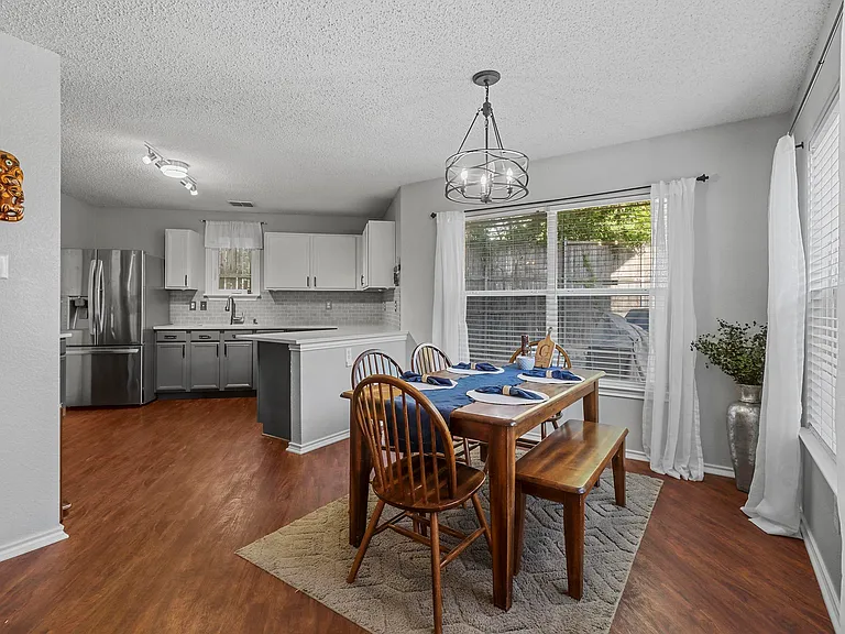 2202 Barton Springs Dr — Photo 9