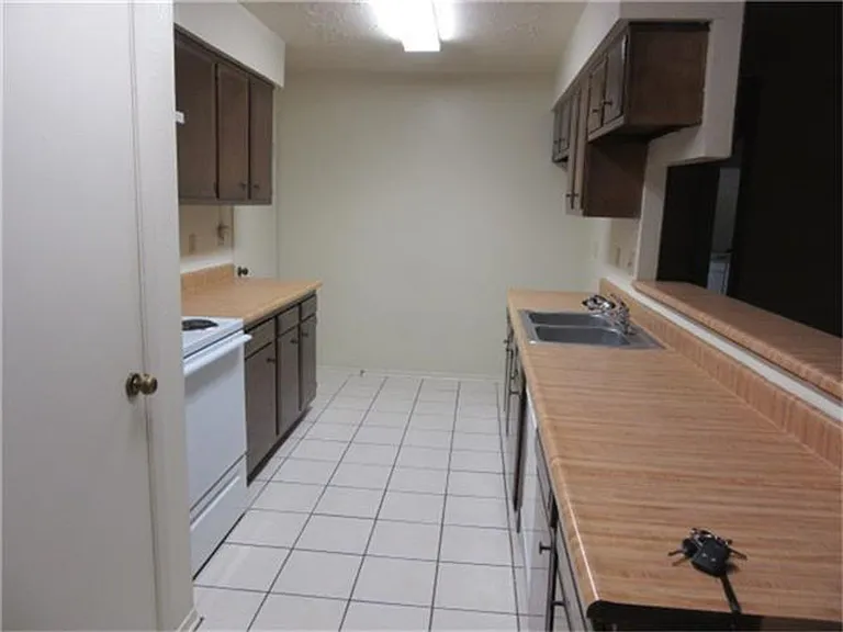 9722 Rapid River Ln — Photo 2