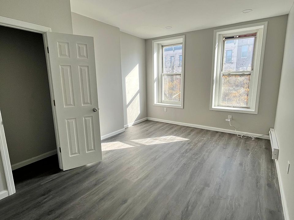 2nd image of 509 Jersey Ave APT 2R