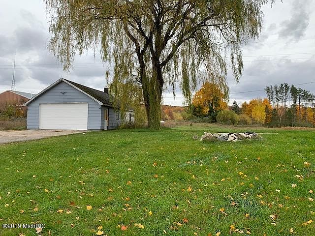 2nd image of 9061 13 Mile Rd