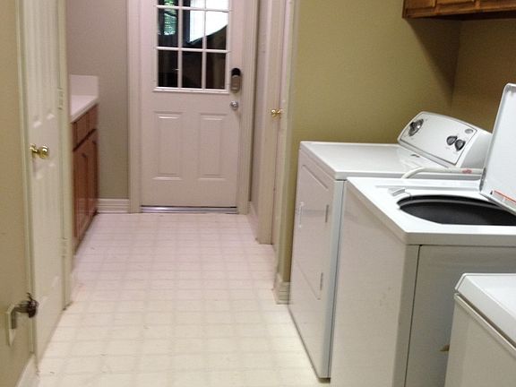 5th image of 212 Winterpark Dr