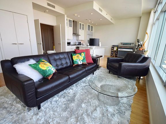 4th image of 315 Rock St APT 1605