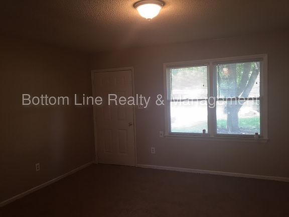 3rd image of 1000 1st St #A