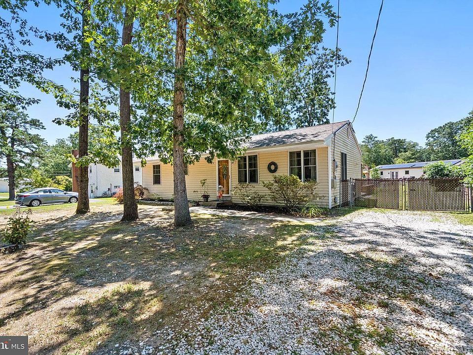1st image of 1127 Willow Ave