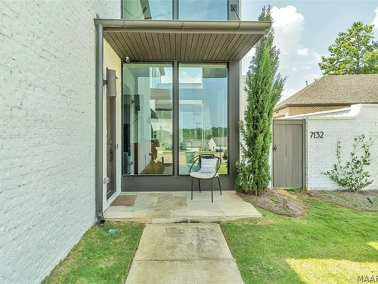 7132 Fain Park Dr — Photo 3