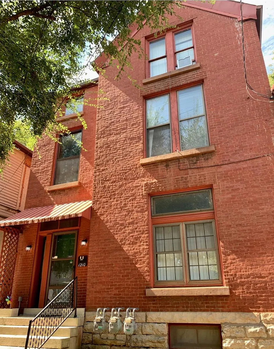 Building Photo - 1210 S Floyd St #2