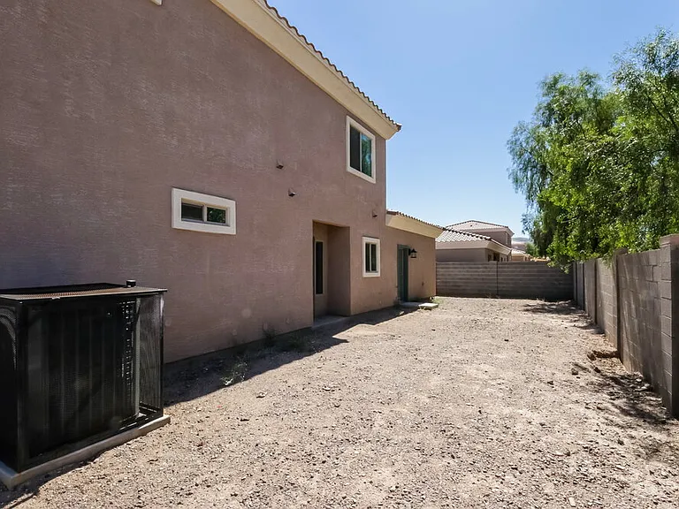 8216 S 6th Ln — Photo 17