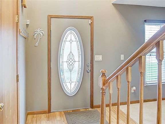 4th image of 913 Cranbrook Ct