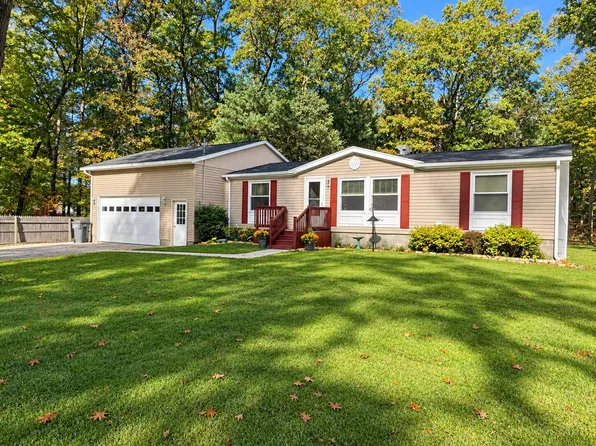 6049 Hemlock Ridge Trl, Muskegon, MI 49442