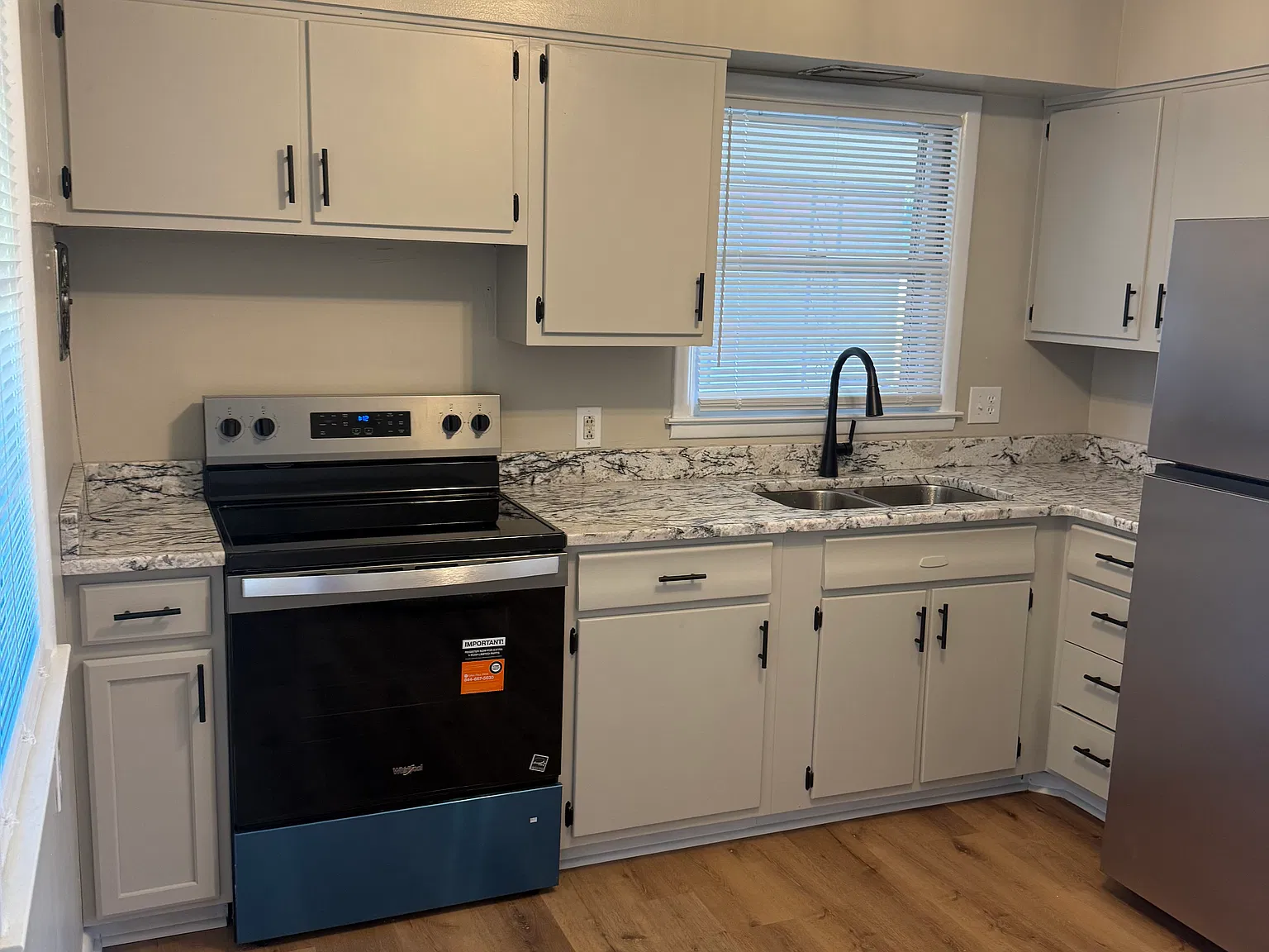 3 bed, 1000 sqft, $1,500 — Photo 2