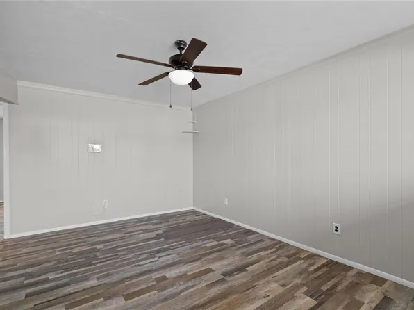 2729 Main St #8, La Marque, TX 77568