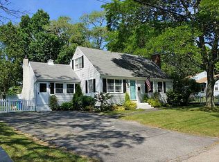 11 Jonquil Dr, Warwick, RI 02818