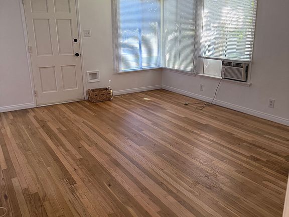 2nd image of 603 Rosemary Ln #603
