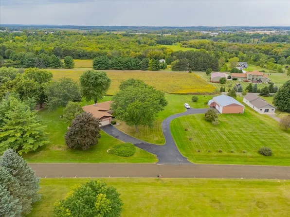 6185 Sommer Valley Cir, Deforest, WI 53532