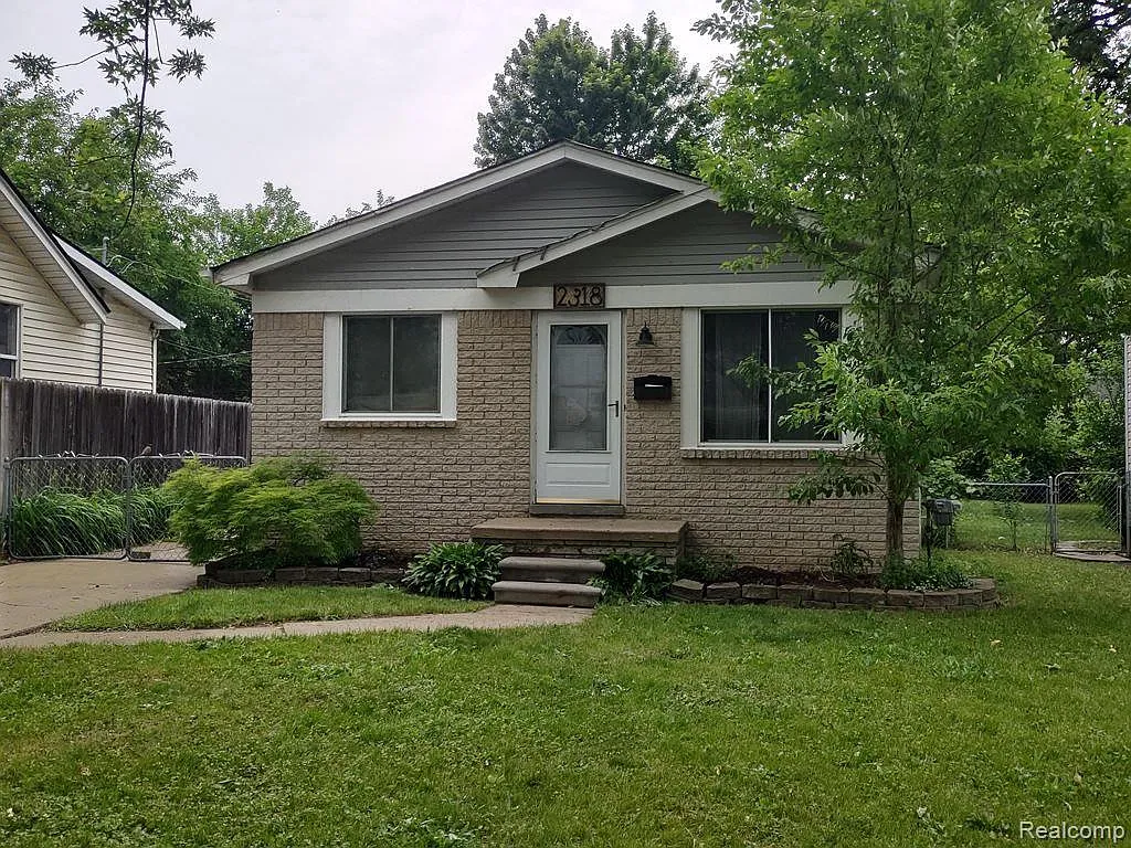 2318 McDowell St photo 1