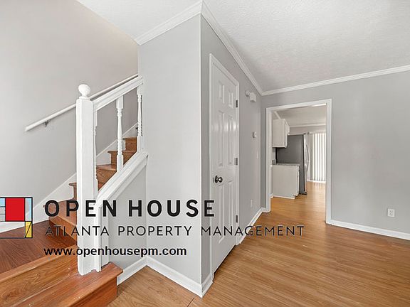 2nd image of 2150 Crescentview Dr