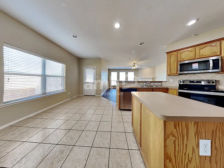 86 N Highland Dr — Photo 6