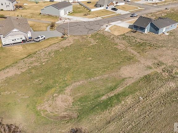 4th image of Castle Pines Rd