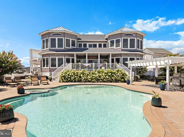 77 Frank Dr, Manahawkin, NJ 08050