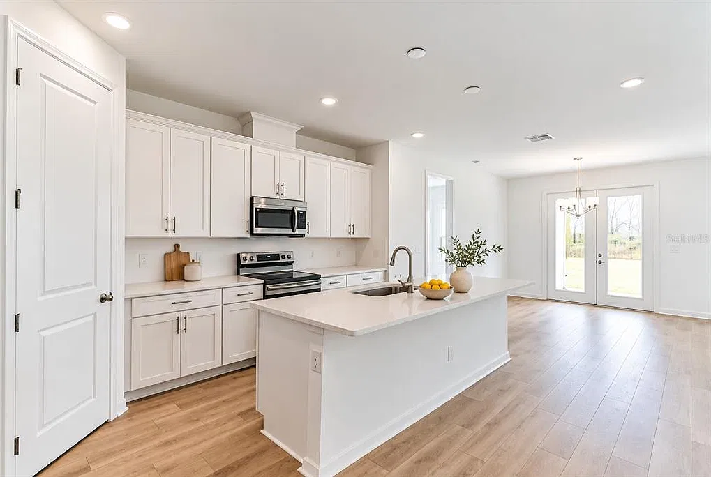 4 bed, 2.0 bath, 1903 sqft, $2,750 — Photo 2