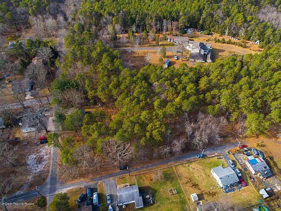 4th image of 837 Goodwater Ave