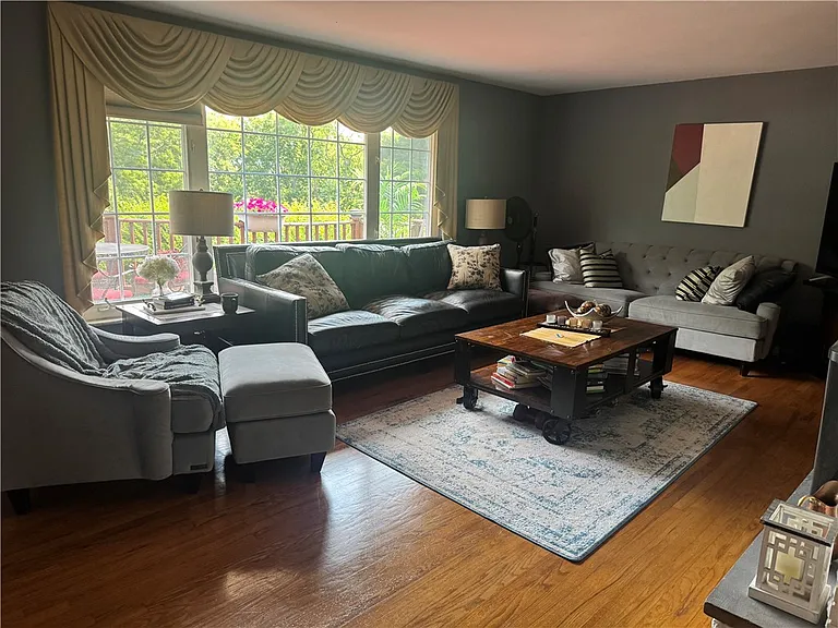 257 Johnston Rd — Photo 12