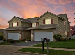 2102 Mount Vernon Dr, Waukesha, WI 53186