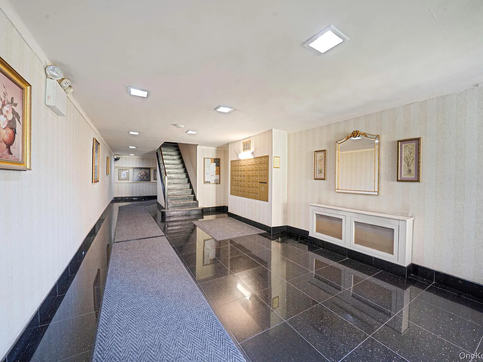2 bed, 1.0 bath, 750 sqft, $2,500 — Photo 2