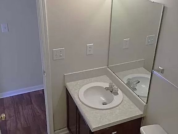 3rd image of 406 Kendrick Rd