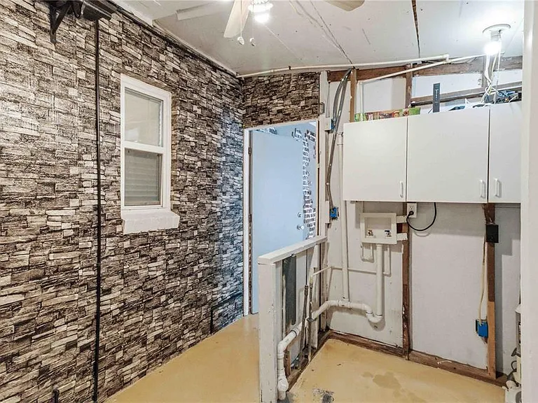 2713 W Braddock St — Photo 27