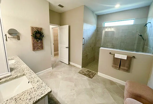 1464 Saddlewood Cir — Photo 32