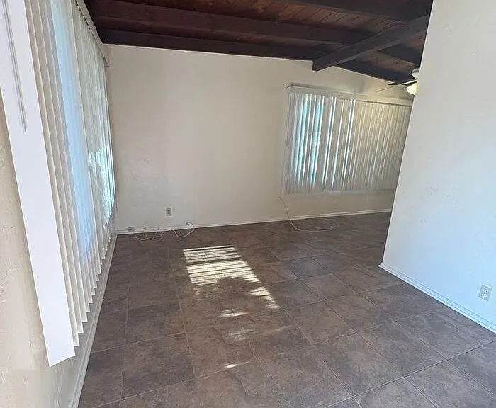 3414 E Lee St — Photo 3