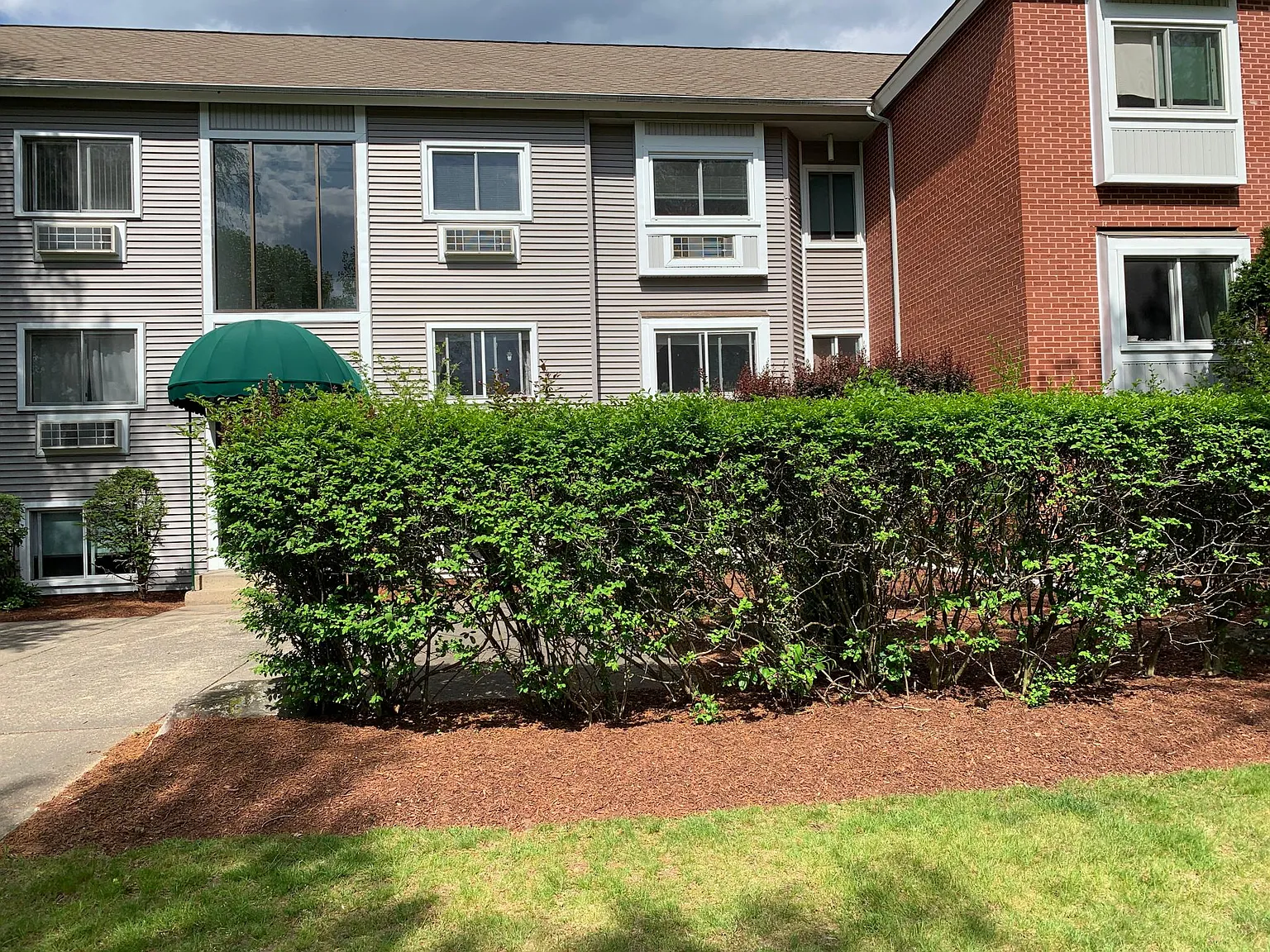 113 Cluff Crossing Rd — Photo 2