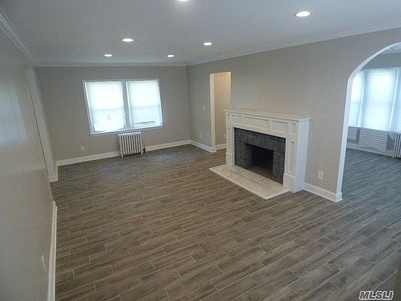 3rd image of 178 Parsons Dr