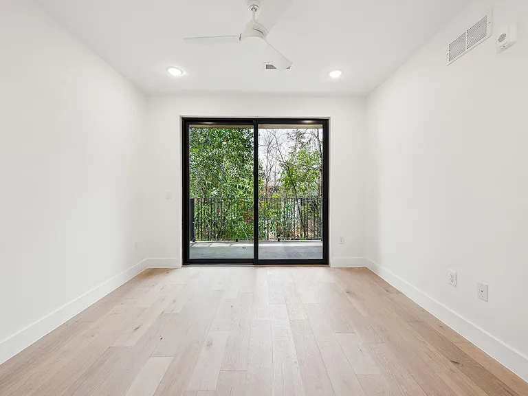 29 Enterprise St #106 — Photo 10