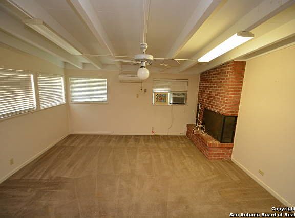 3rd image of 1060 Ivy Ln