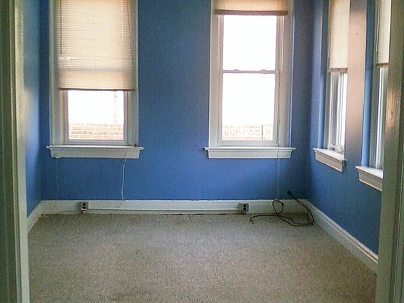 4th image of 142 1/2 N Main St #C