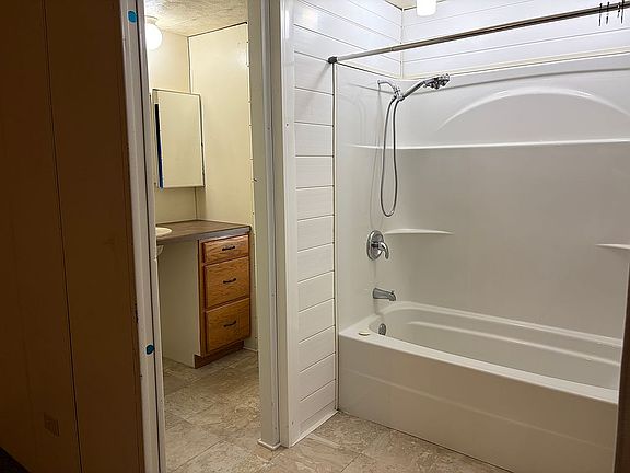 4th image of 2622 Lackawanna Ln