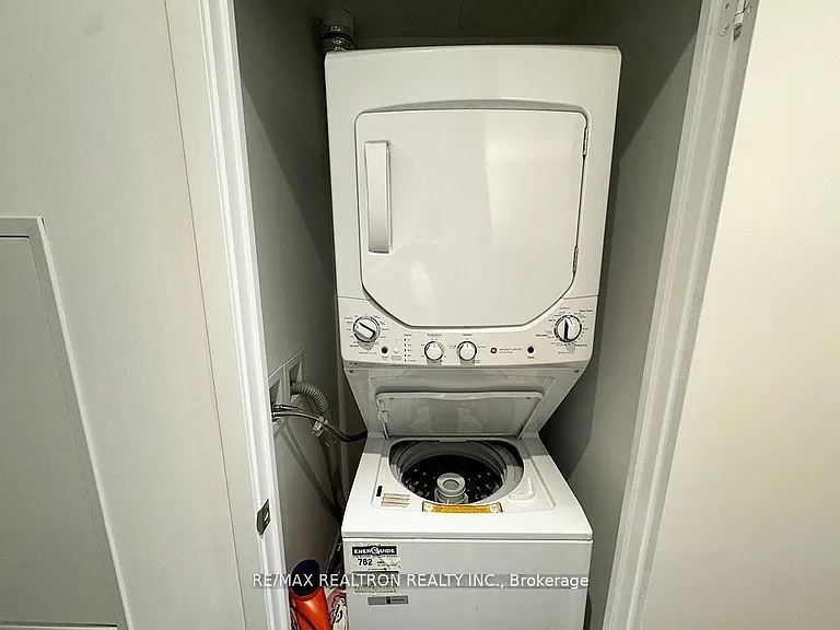 20 Edward St #2422 — Photo 9