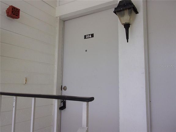 2nd image of 504 Meadow Ln #2