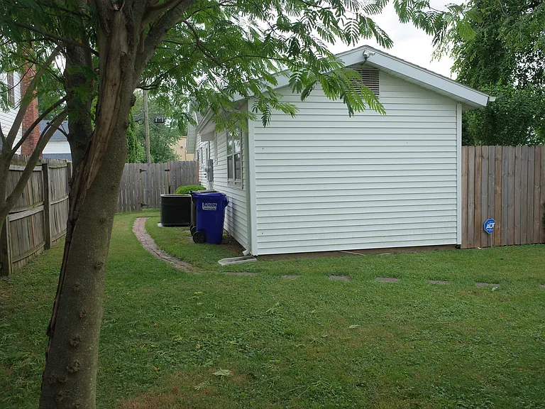 103 Irving St — Photo 3