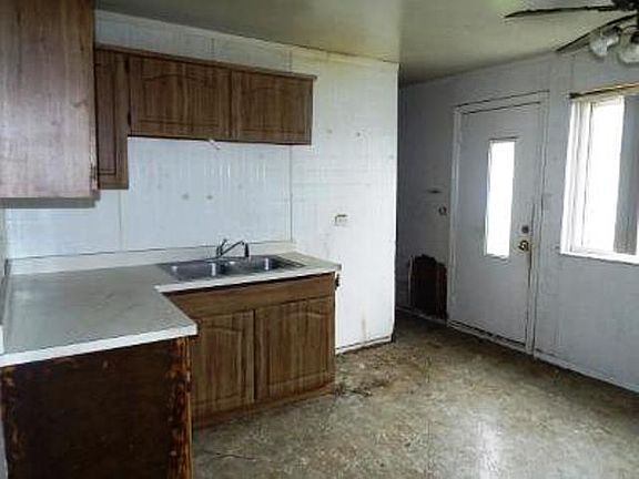 5th image of 274 Plymouth Dr