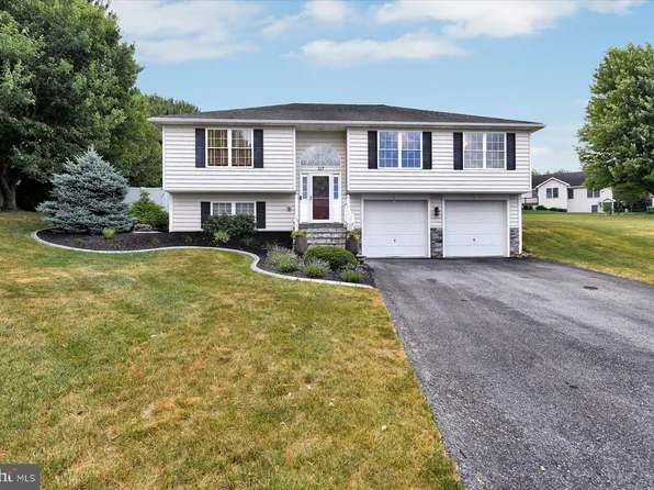 117 Sunset Dr, Mount Holly Springs, PA 17065